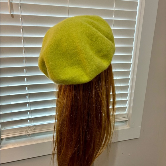 Free People Chartreuse Beret NWT - Picture 8 of 8